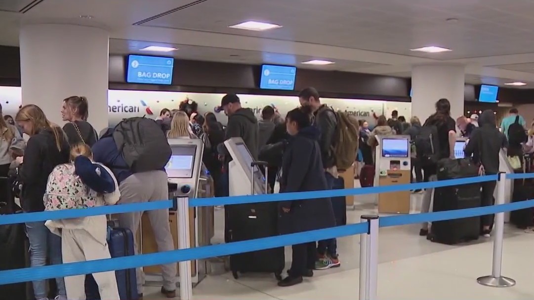 Thousands remain stuck as Southwest cancels more flights