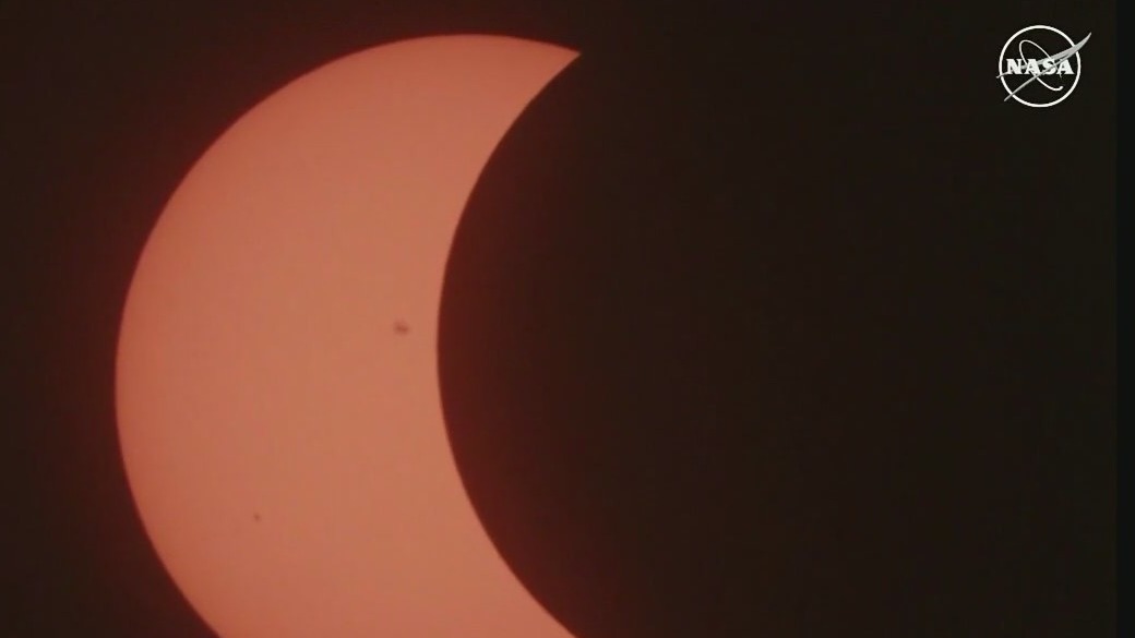 Solar eclipse begins passing over North America