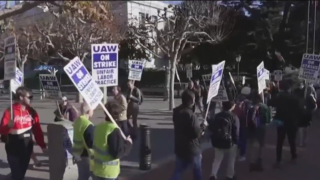 University of California, workers reach deal to end strike