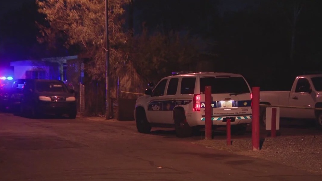 Teen shot in west Phoenix neighborhood