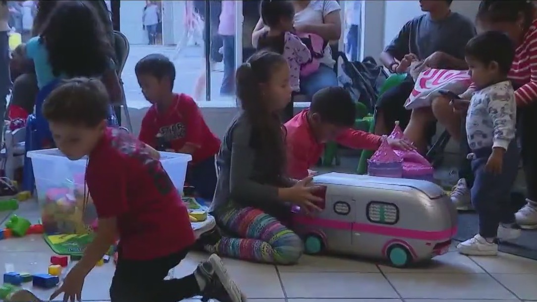 School supplies for migrant children