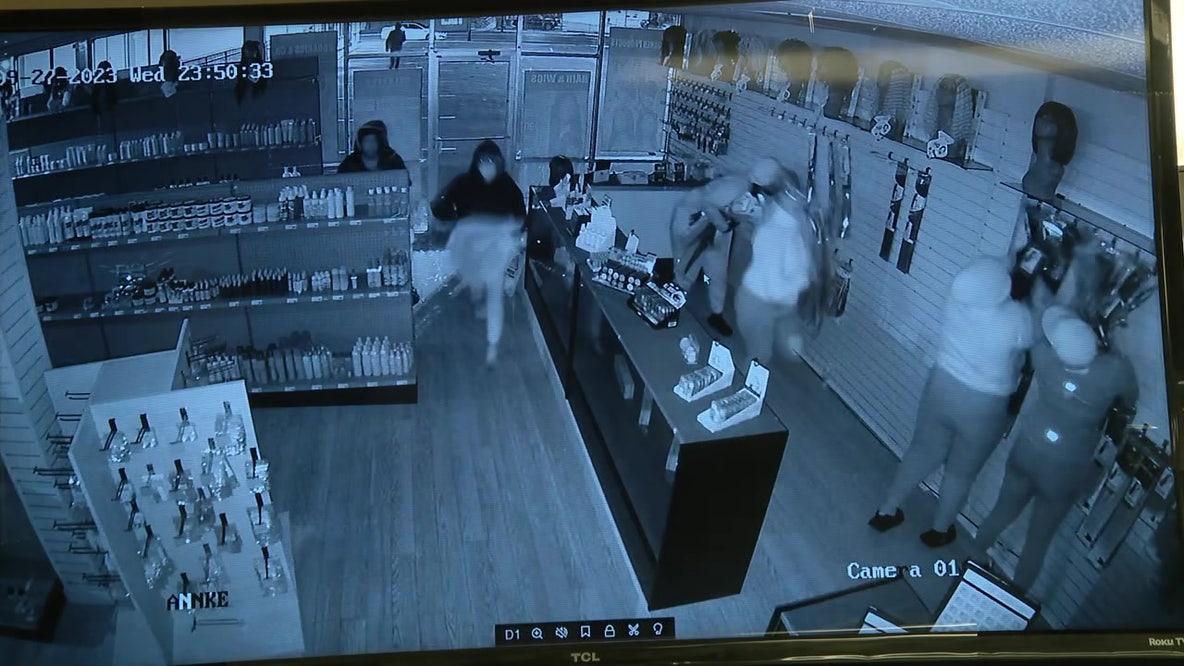 Group caught looting beauty supply store in Northeast Philadelphia