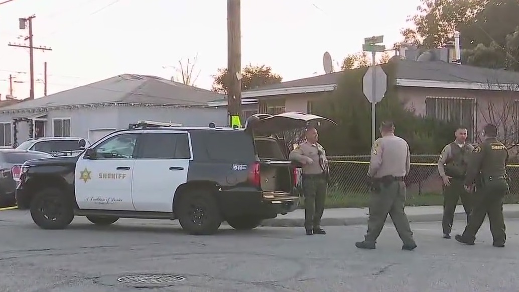 8 people shot in Compton; Gunman on the run