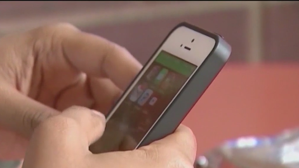 Back to School: New phone rules in Orange Co.