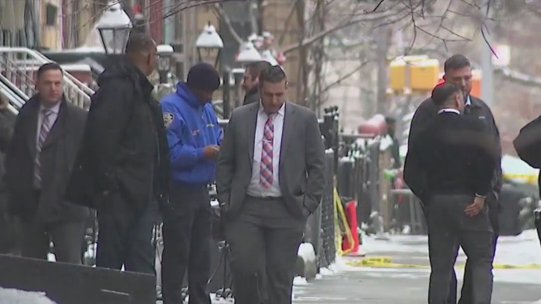 2 NYPD officer shot in Brooklyn, suspect also shot