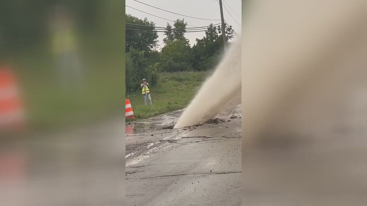 Bottled water giveaway held after Macomb County main break