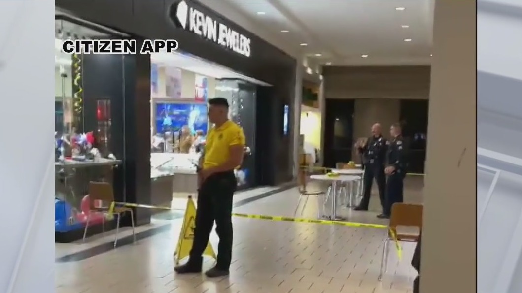 West Covina mall targeted by smash-and-grab robbers, witness says