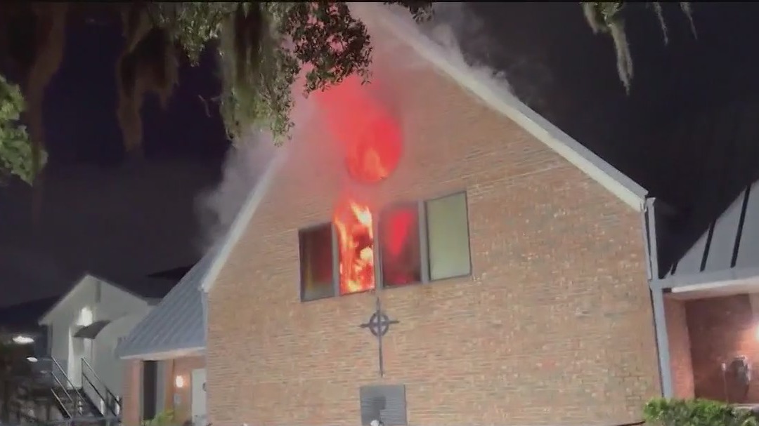 Fire tears through Orlando Catholic Church