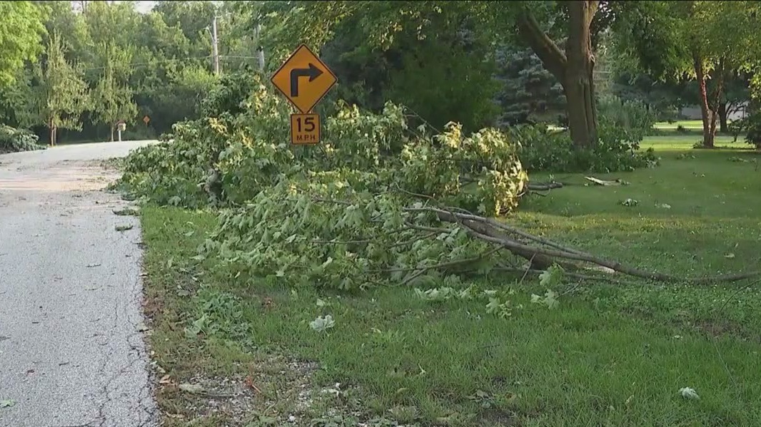 People in Warrenville spend day cleaning up after EF-0 tornado