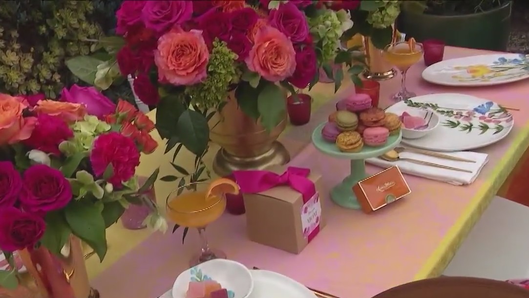 The perfect Mother's Day brunch tablescape