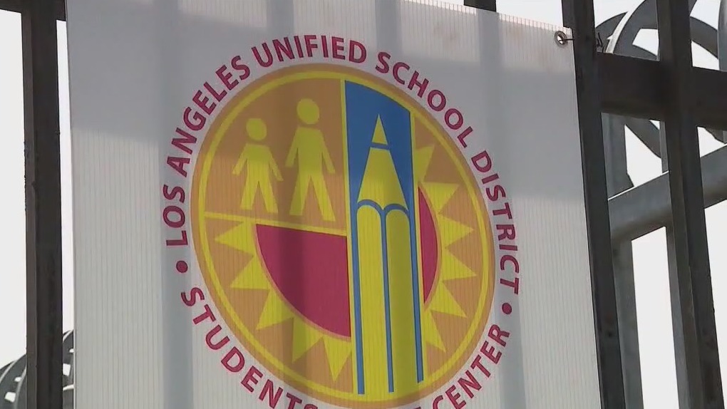 LAUSD extends staff COVID vaccine deadline to Nov. 15
