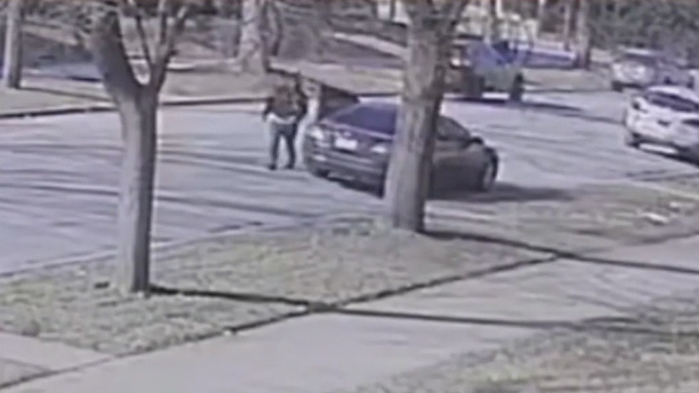 New video released of suspect in killing of Chicago grandmother