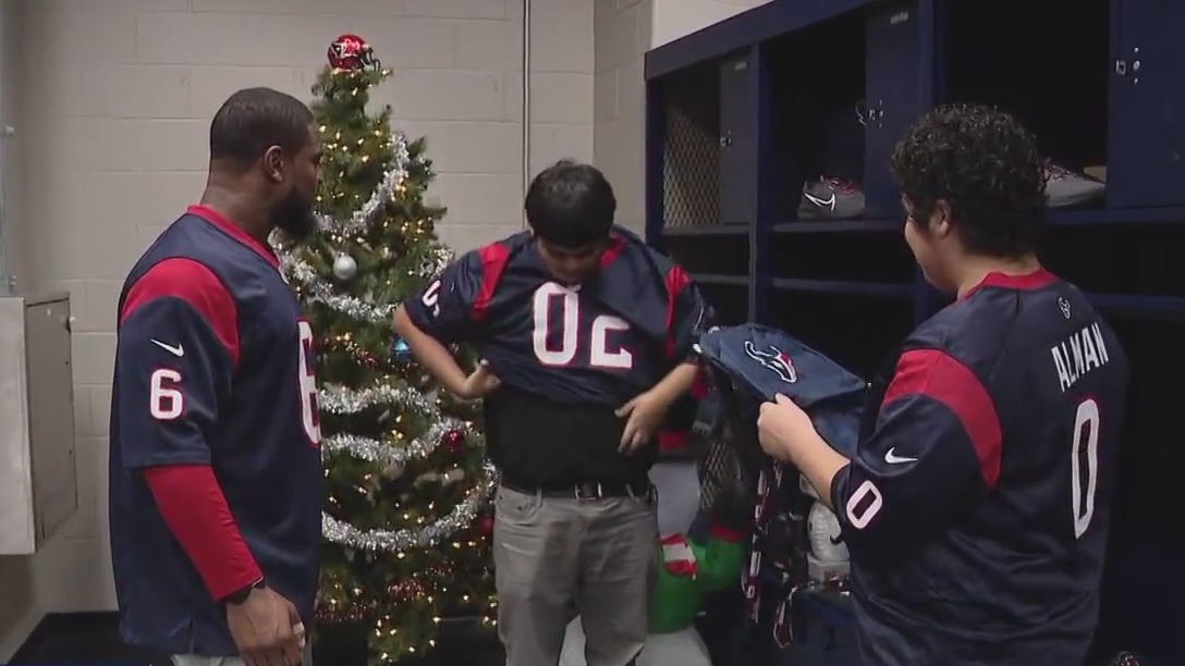 Houston Texans give kids their own jersey's