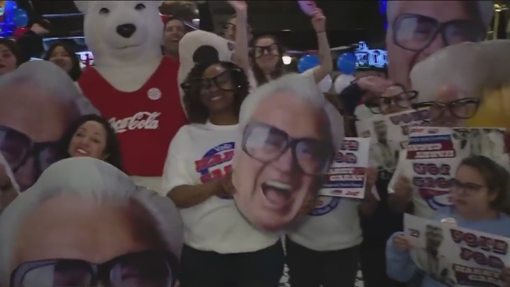 Chicago celebrates 25th annual Harry Caray toast