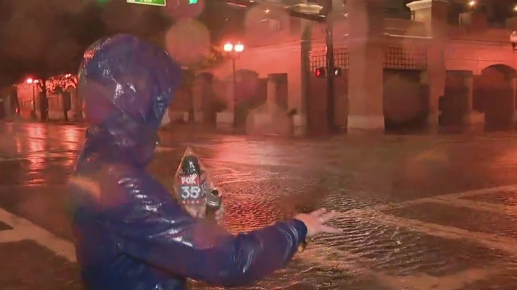 Hurricane Ian brings heavy rain, wind to Downtown Orlando
