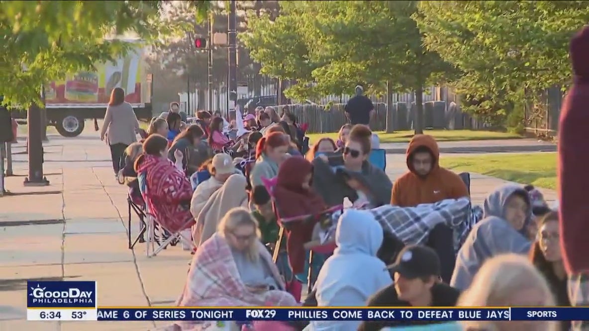 Taylor Swift fans line up to buy merch ahead of local shows