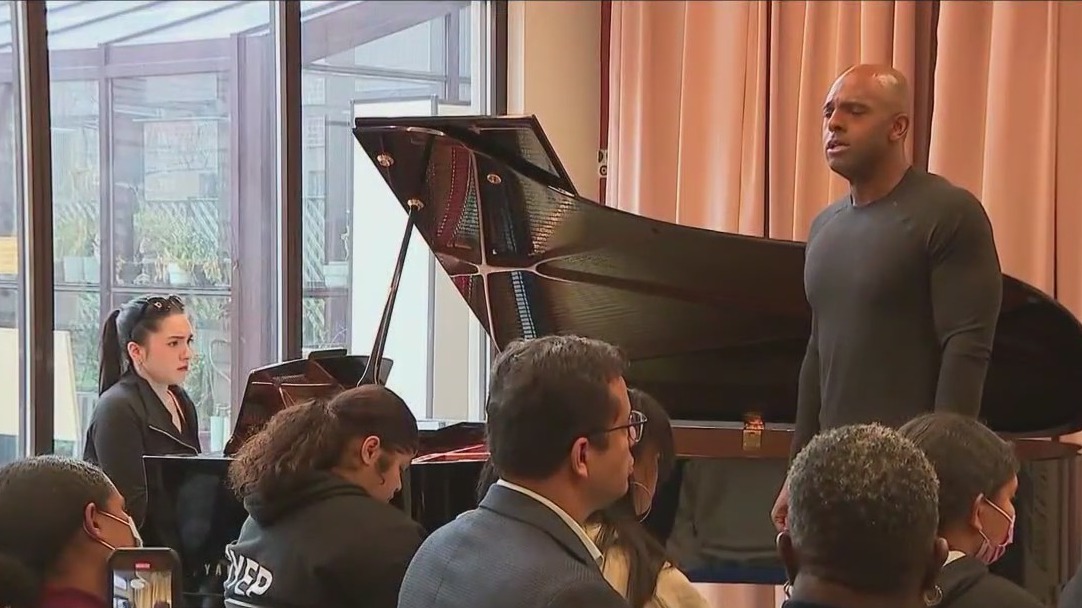 Boxing and opera in harmony for Harlem students