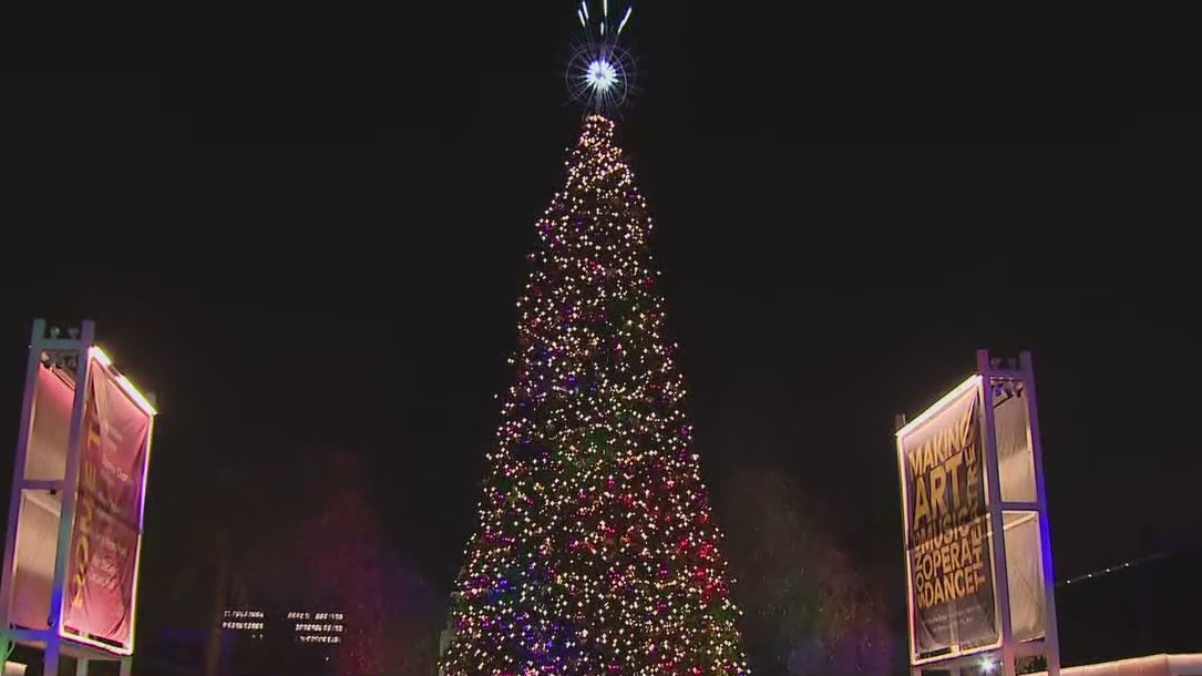 LA County holiday tree lit for first time since pandemic