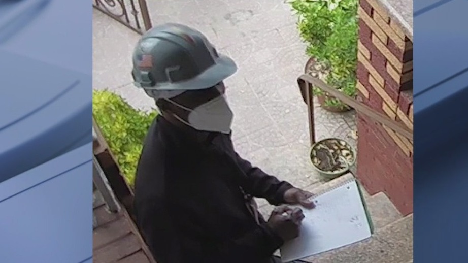 Elderly woman robbed at gunpoint in Brooklyn