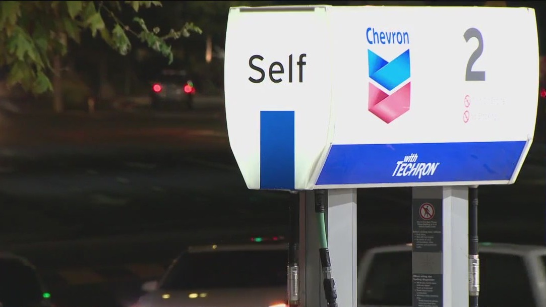 Suspect robs woman, store, shoots 2 people, tries carjacking 3 times after card declines at store