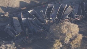 Crews respond to train derailment in Victorville