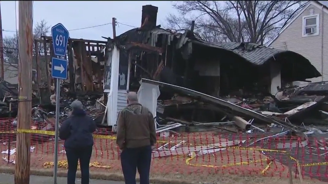 5 volunteer firefighters injured after New Jersey house explosion