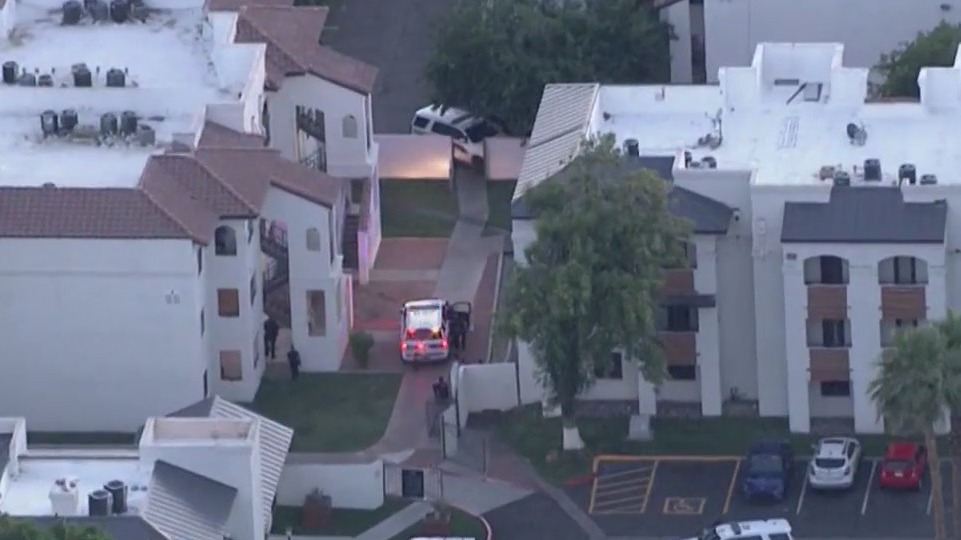 Shooting at Phoenix apartment complex