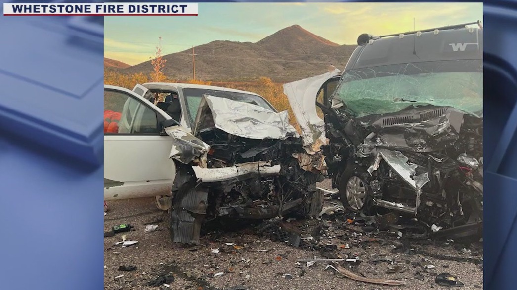 Federal agent hurt in southern Arizona crash