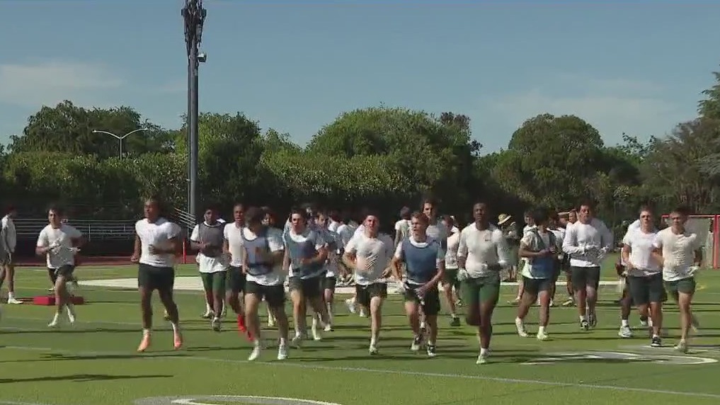 De La Salle High football team gets rare chance to play in London