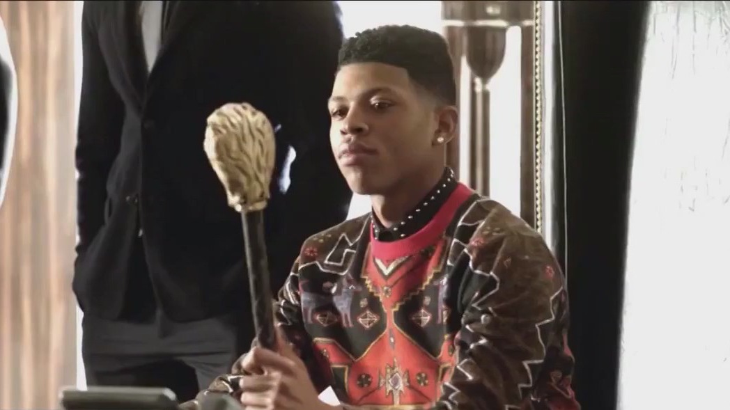'Empire' set items up for auction