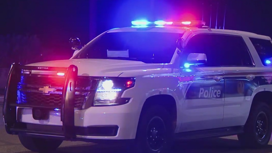 Phoenix Police officer injured in crash