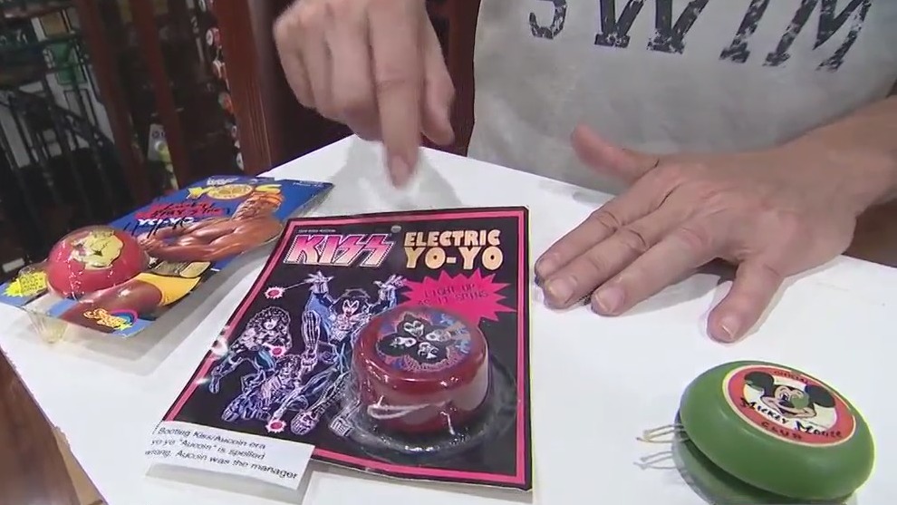 World's largest yo-yo collection is in Fl.