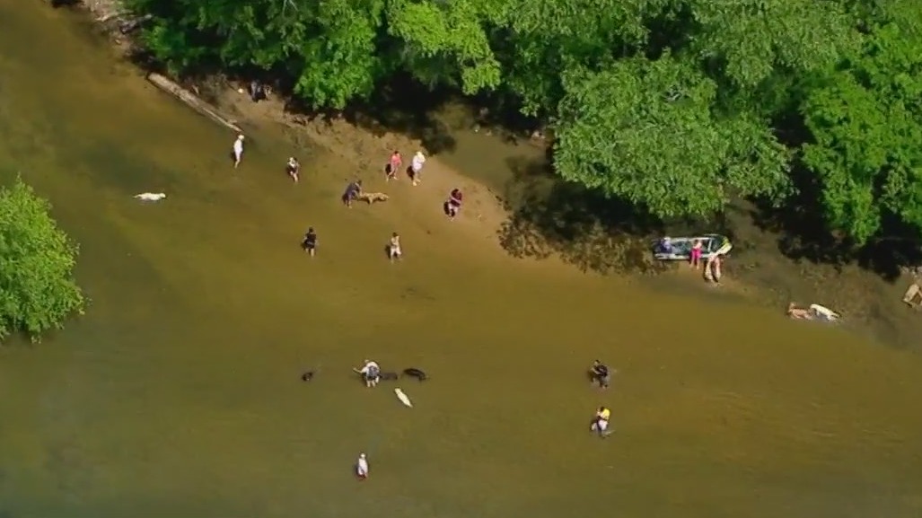 4 rescued from Chattahoochee River