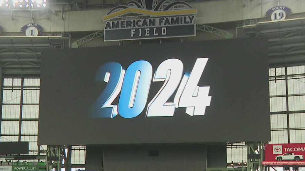 New scoreboard at American Family Field