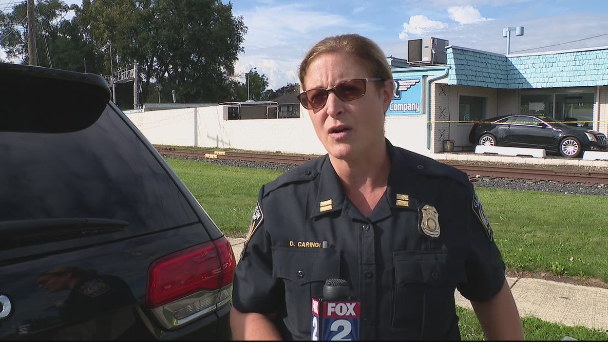 2 employees at auto sales lot found shot as suspect flees in Clinton Township