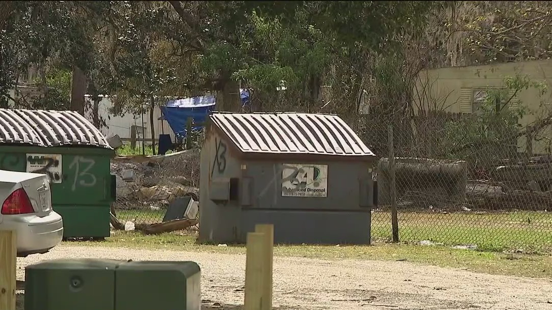Abandoned newborn baby girl found near Florida mobile home park