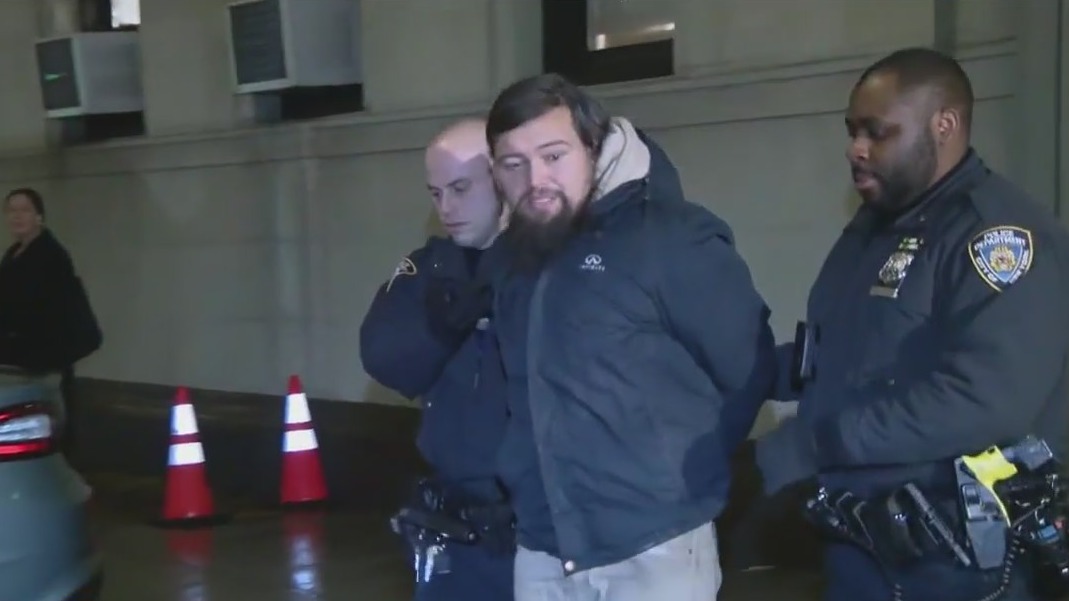 Alleged Taylor Swift stalker arrested for third time
