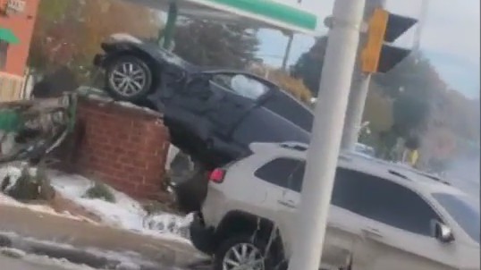 Milwaukee police chase, crash