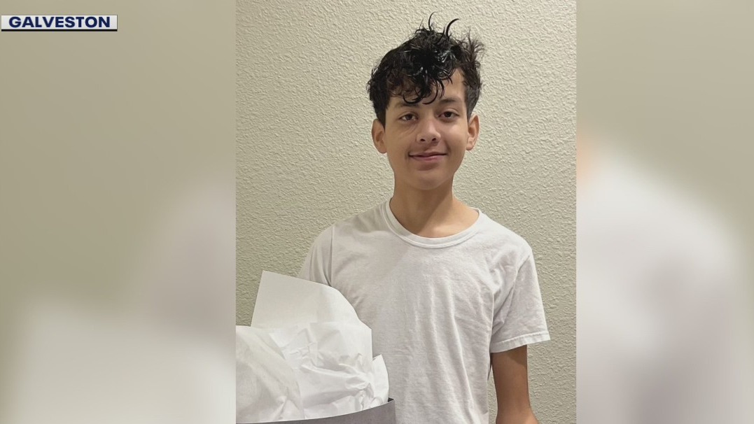 Search underway for 17-year-old who went missing while wade fishing in Galveston