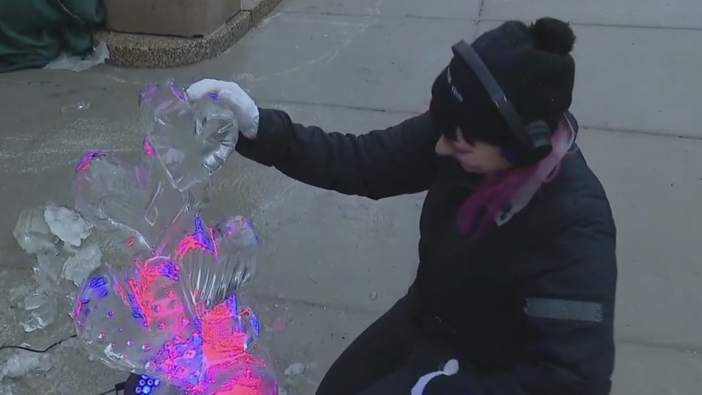 Live ice sculpting happening today in Lake View