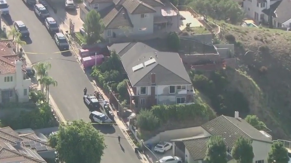 LAPD investigating Sun Valley home break-in