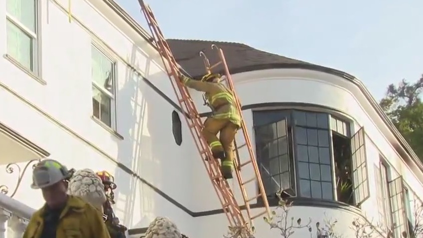 Woman injured in Los Feliz condominium complex fire