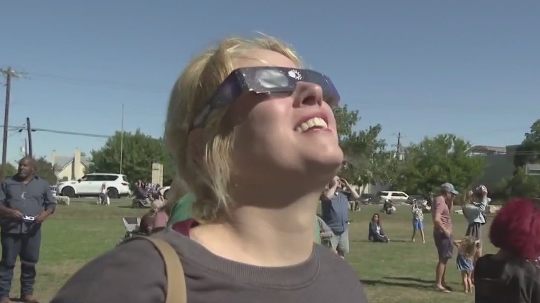 Dripping Springs residents view solar eclipse