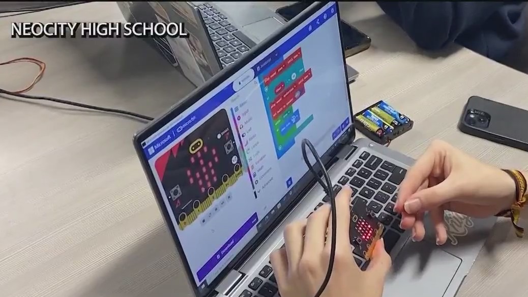 Florida schools teach students how to use AI