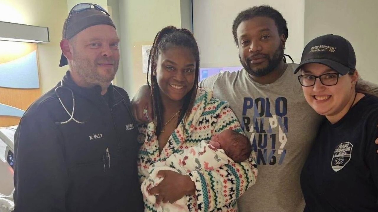 Detroit father delivers his child before EMTs arrive