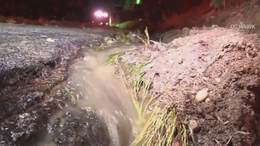Water main break triggers sinkhole in Hacienda Heights