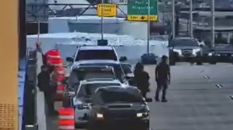 Hoan Bridge photoshoot? Group illegally stops, walks in traffic