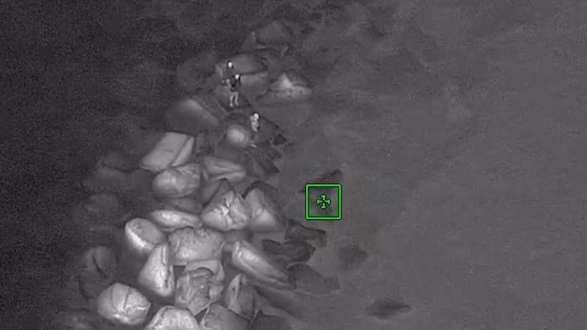 Stranded boaters rescued from Florida jetty