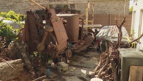 Chicago neighbors upset with backyard that looks like junkyard