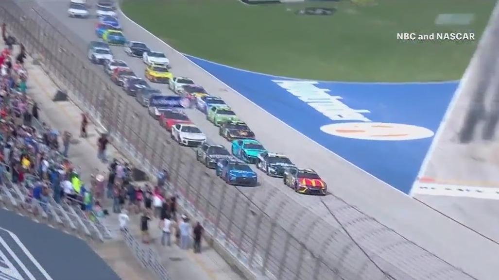 Autotrader EchoPark Automotive 400 at TMS FOX 4 DallasFort Worth